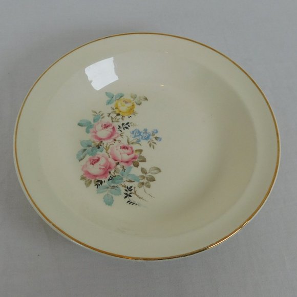 Taylor Smith Taylor Soup Bowl Rose Floral Center Pattern Gold Trim #1916 7.75" - Picture 1 of 12